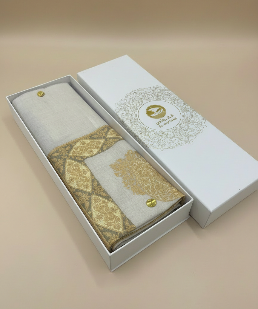 شال مع غطاء العلبة - تصميم دقيق