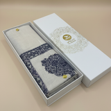 الشال داخل العلبة