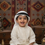 Younger UAE kid in kandora